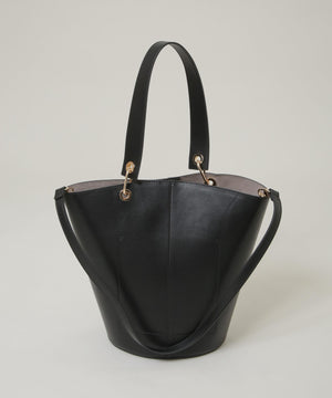 アシンメトリーハンドルバケツトート