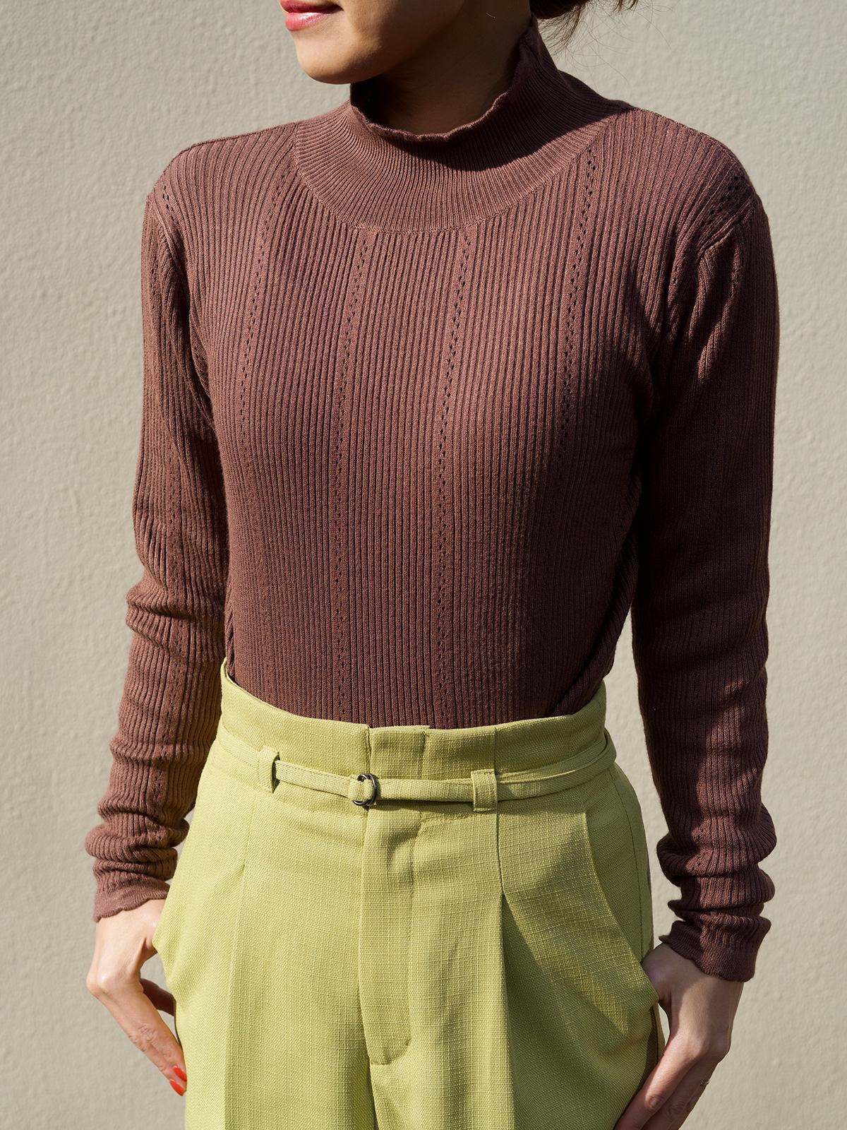 透かし柄ハイネックニット