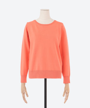 クルーネックストレートニット