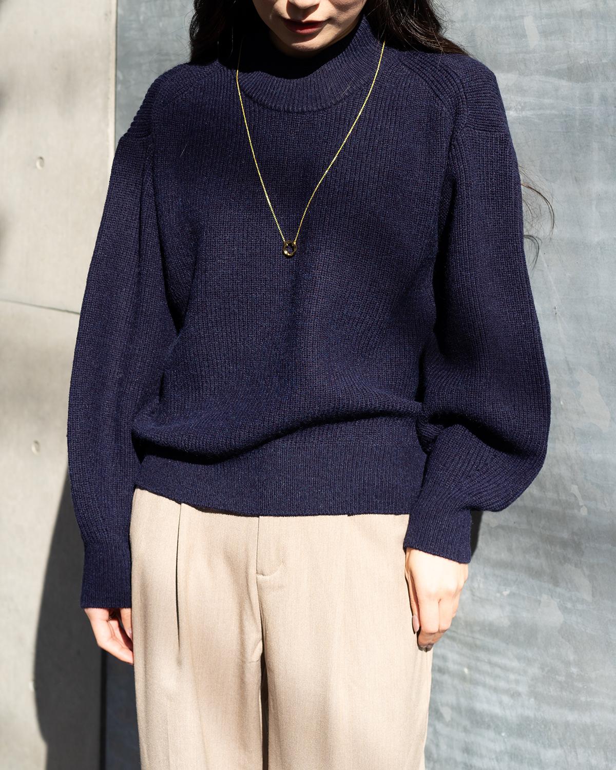 ハイネックボリュームスリーブニット