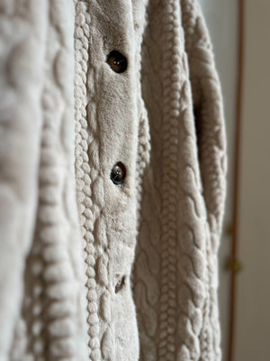 ケーブル編みエコファーロングコート