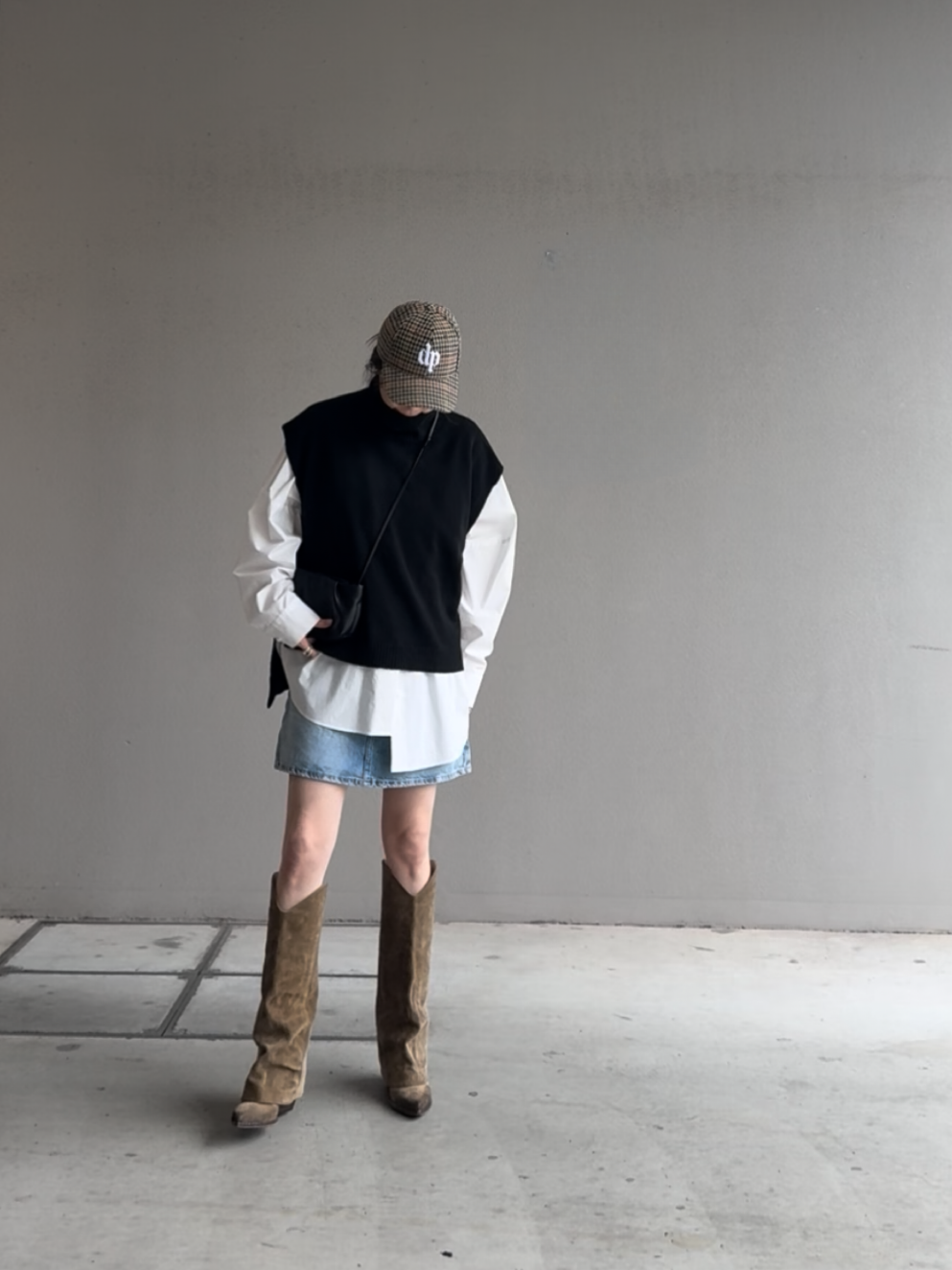 タートルネックスリットベスト