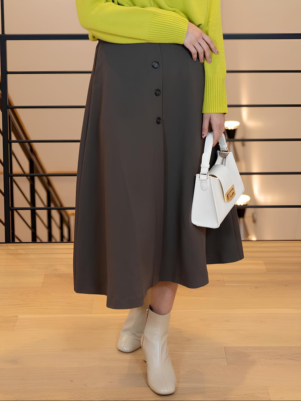 フレアボタンスカート