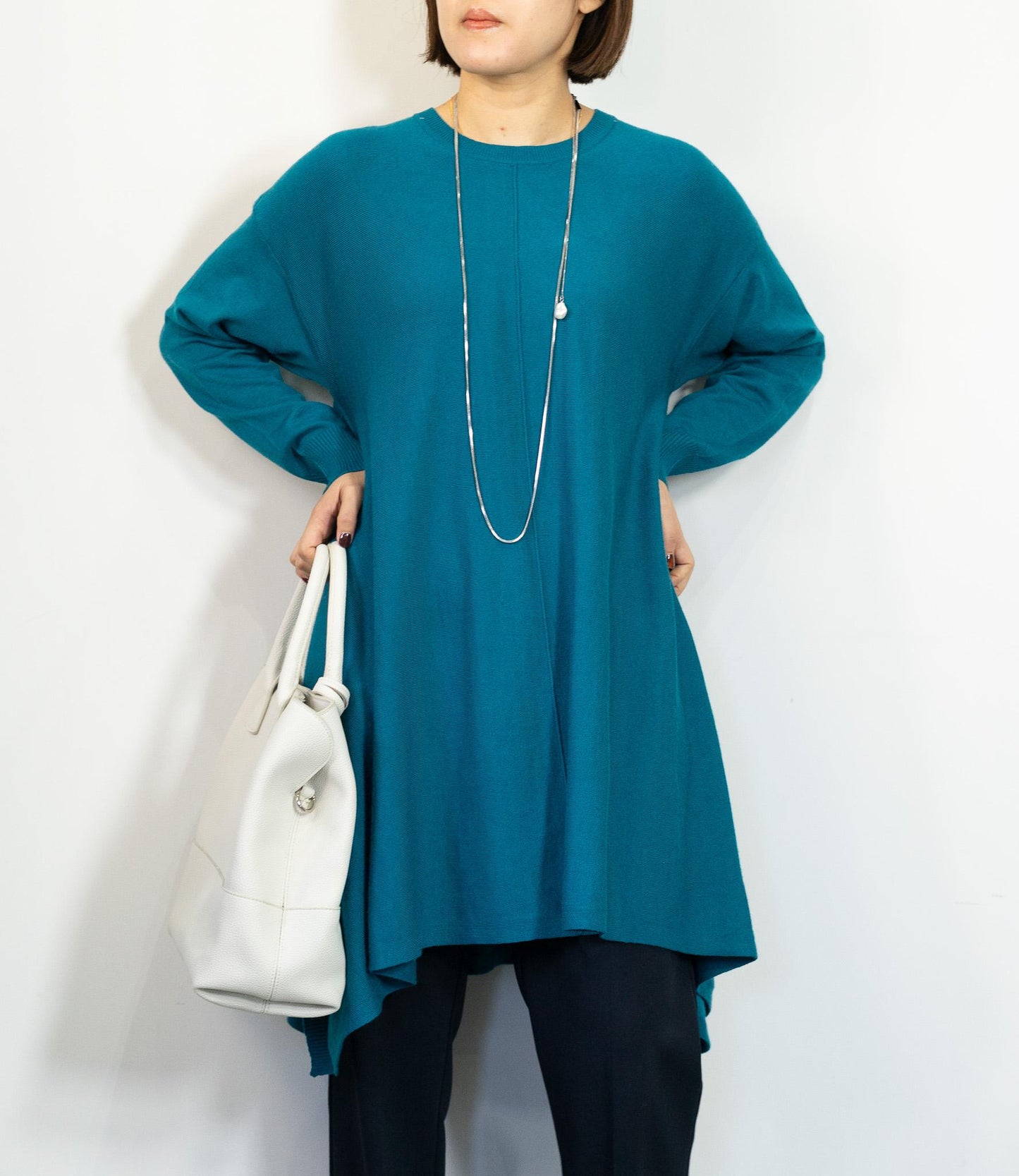 センターラインドレープチュニックニット