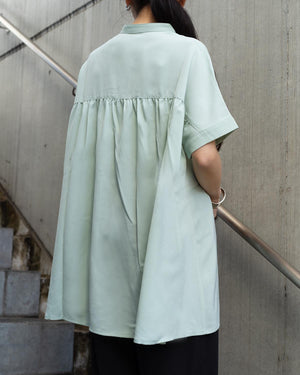 バックティアードバンドカラー半袖ブラウス