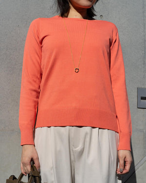 クルーネックストレートニット