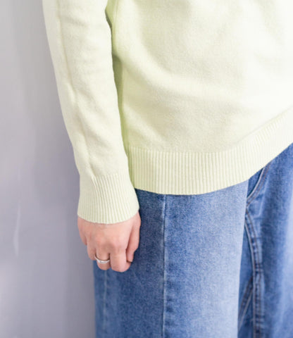 ソフトタッチクルーネックニット