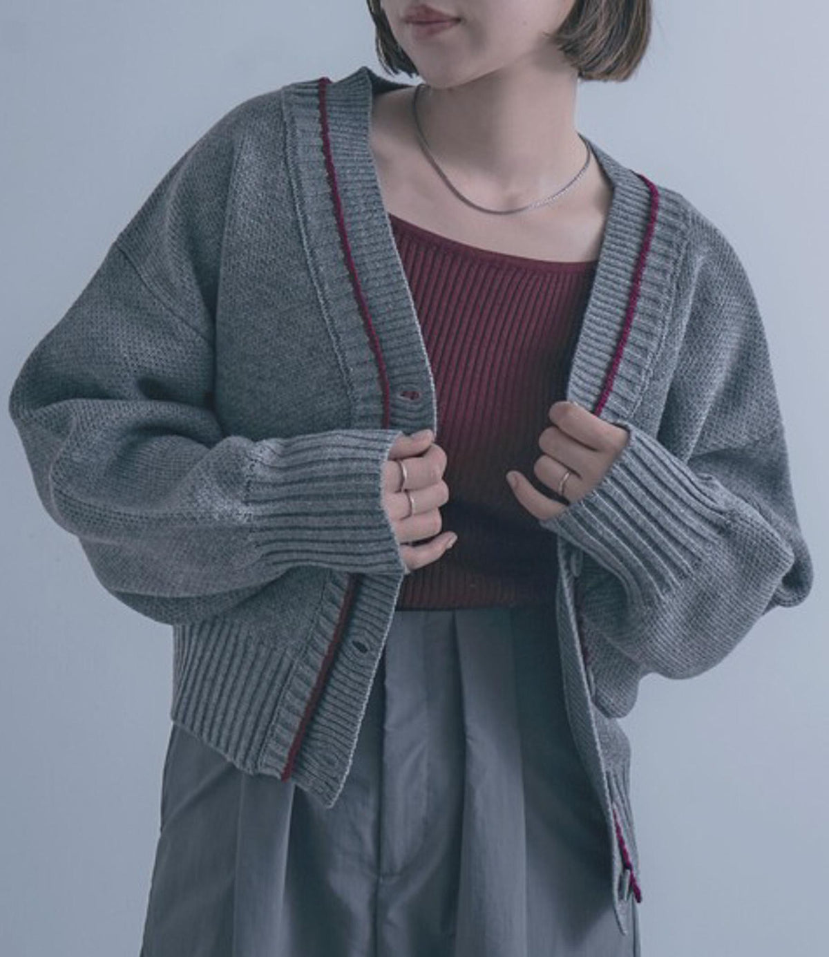 Vネックショートカーディガン