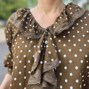 水玉レースブラウス