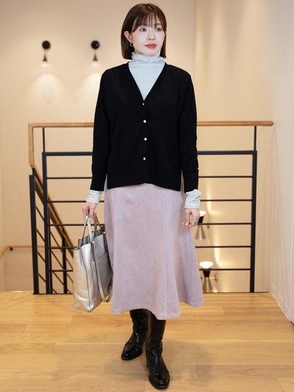 パールボタンVネックカーディガン