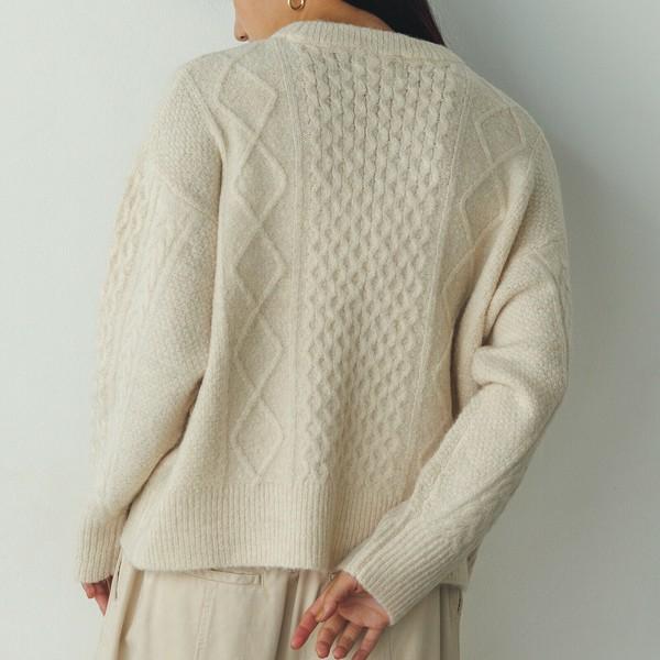 ケーブルニット