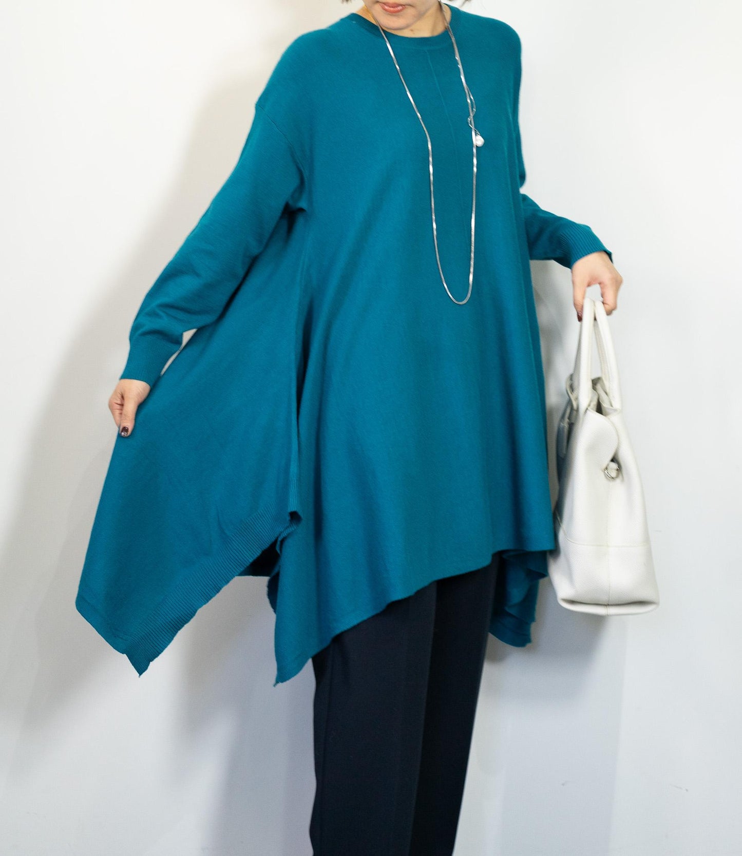 センターラインドレープチュニックニット