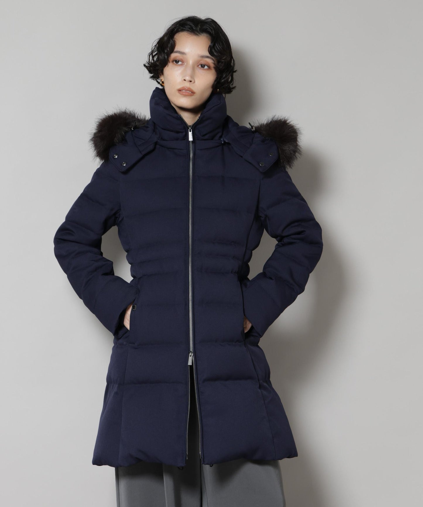 「西川ダウン(R)」サージロングダウン