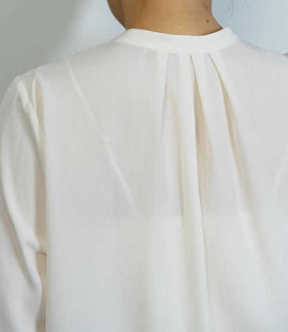 タックフレアブラウス