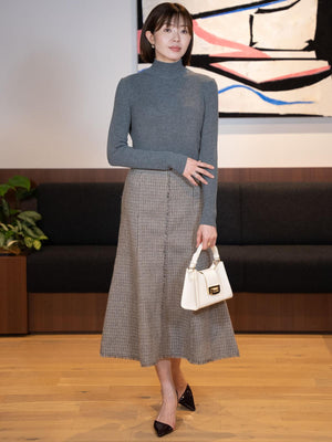 ソフトタッチタートルネックニット