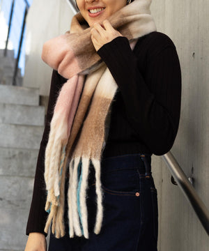 ボリュームフリンジマフラー