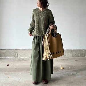 ケーブル編みカーキニット