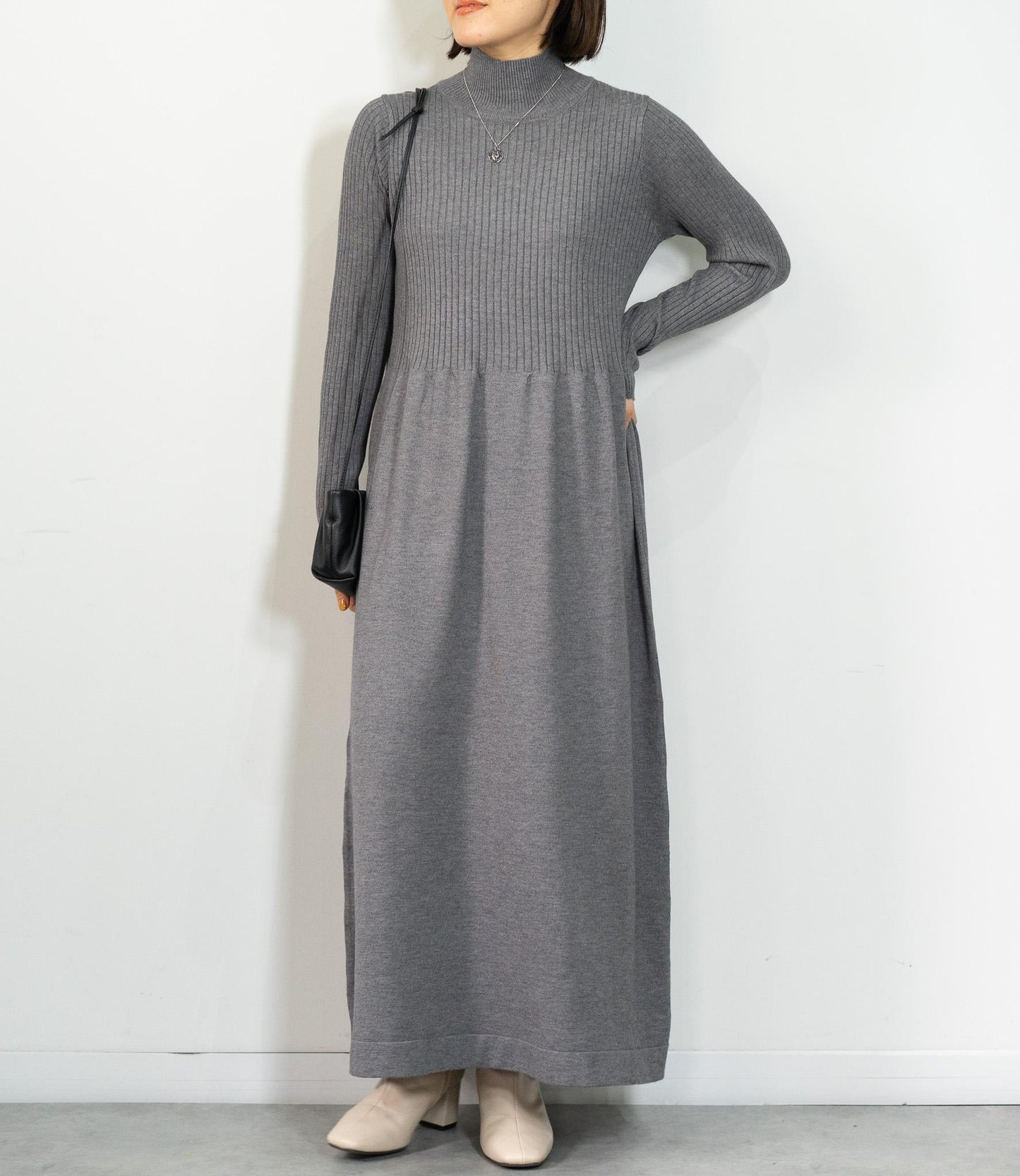 Vネックベストスリムワンピースアンサンブル