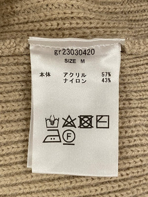 ハイネックボリュームスリーブニット