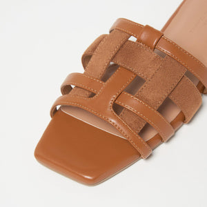 イントレフラット サンダル