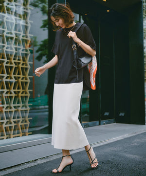 スゴ機能美ニット Iラインスカート