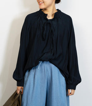 パウダーサテンボウタイブラウス