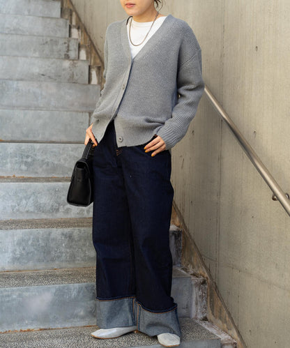 Vネックカーディガン