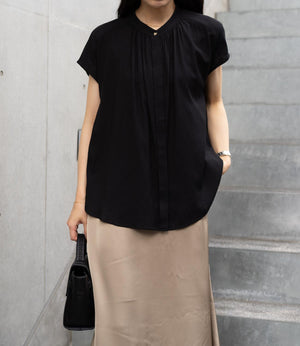 とろみバンドカラーブラウス