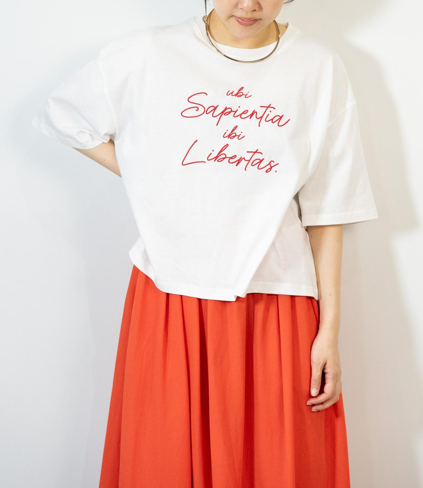 エンブロイダリークロップドTシャツ
