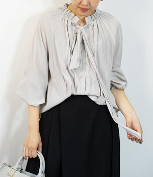 パウダーサテンボウタイブラウス