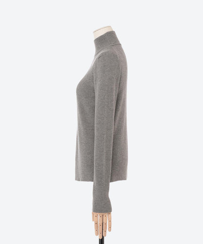 ソフトタッチタートルネックニット