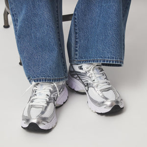 ＜NIKE＞エア マックス モト 2K スニーカー