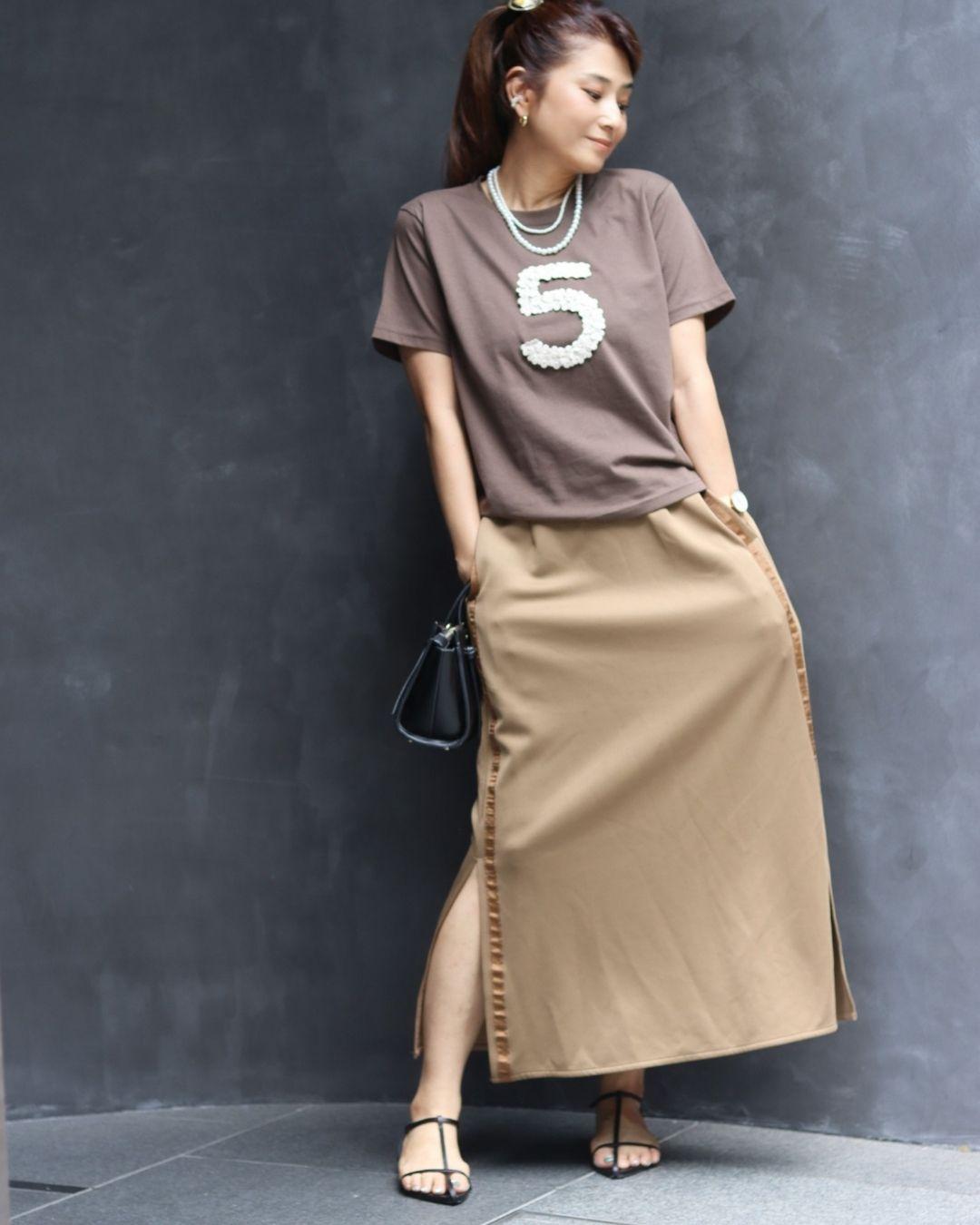 5フラワーTシャツ