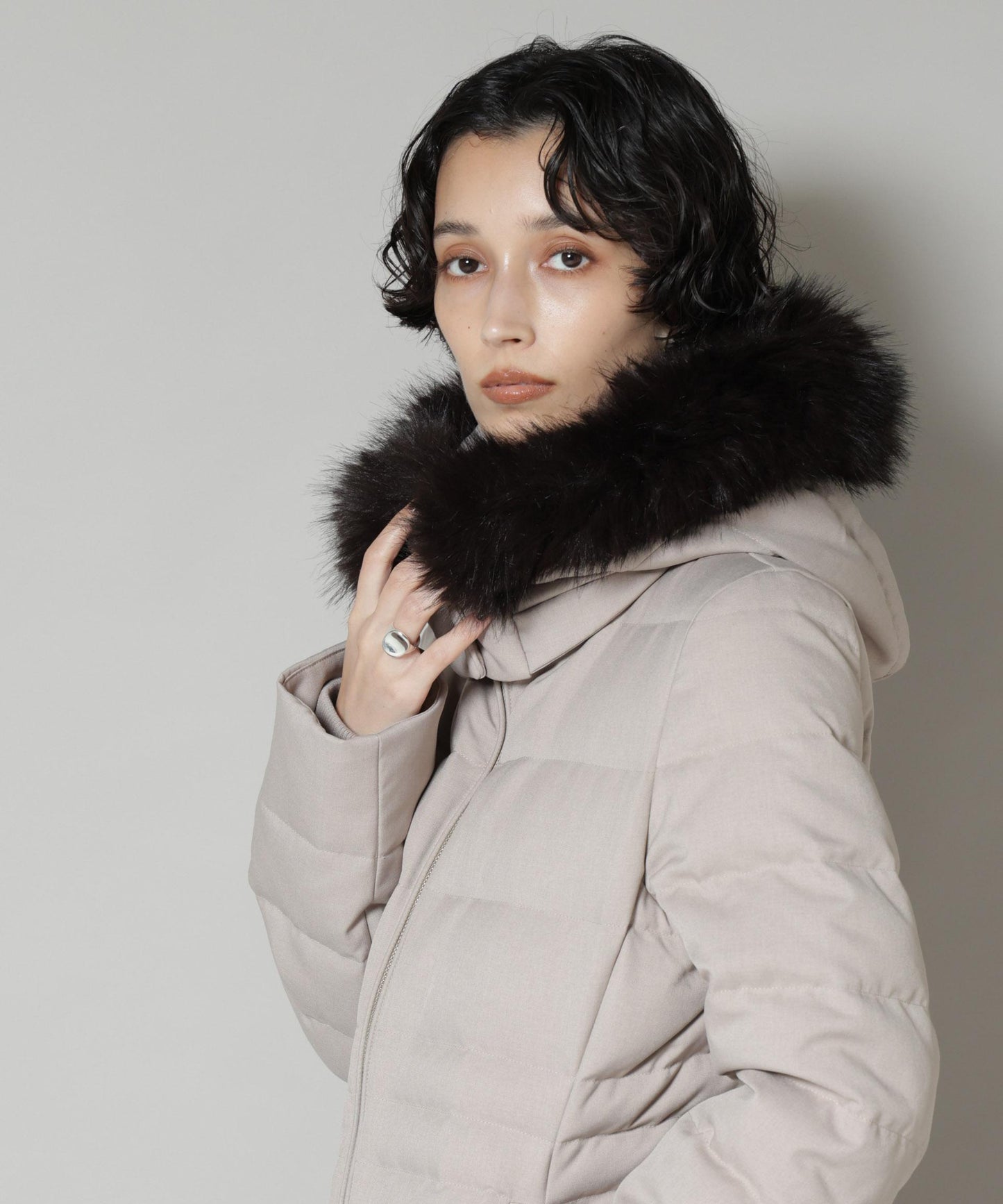 「西川ダウン(R)」サージロングダウン