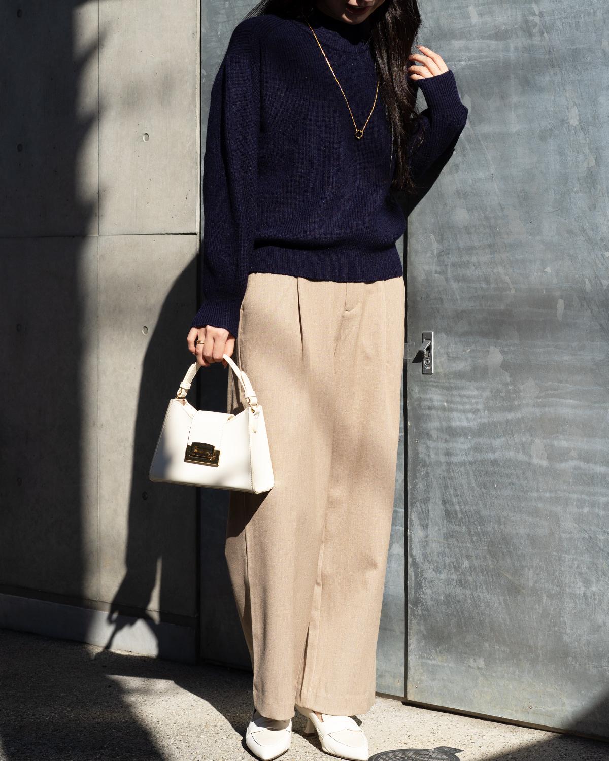 ハイネックボリュームスリーブニット