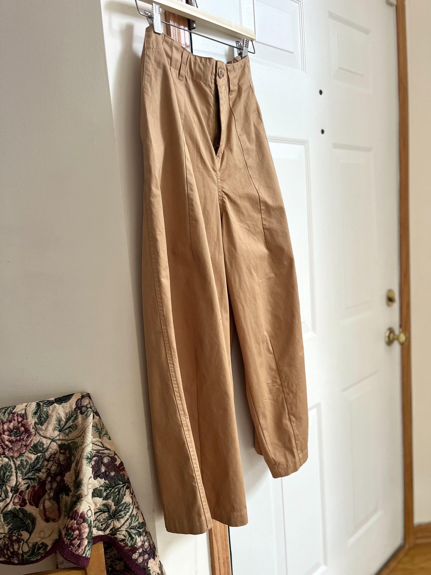 タックワイドチノパンツ