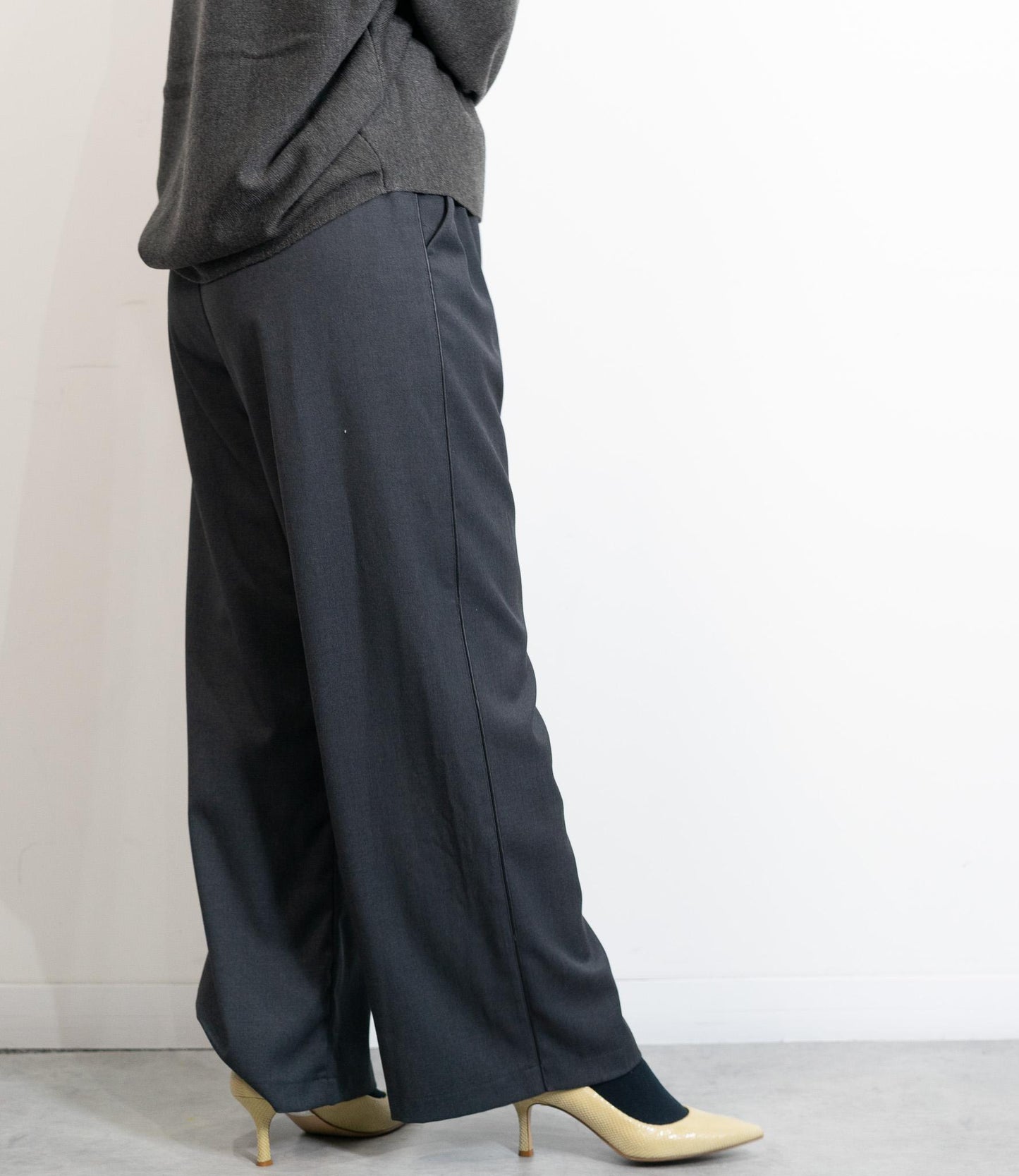 ベロアパイピングパンツ