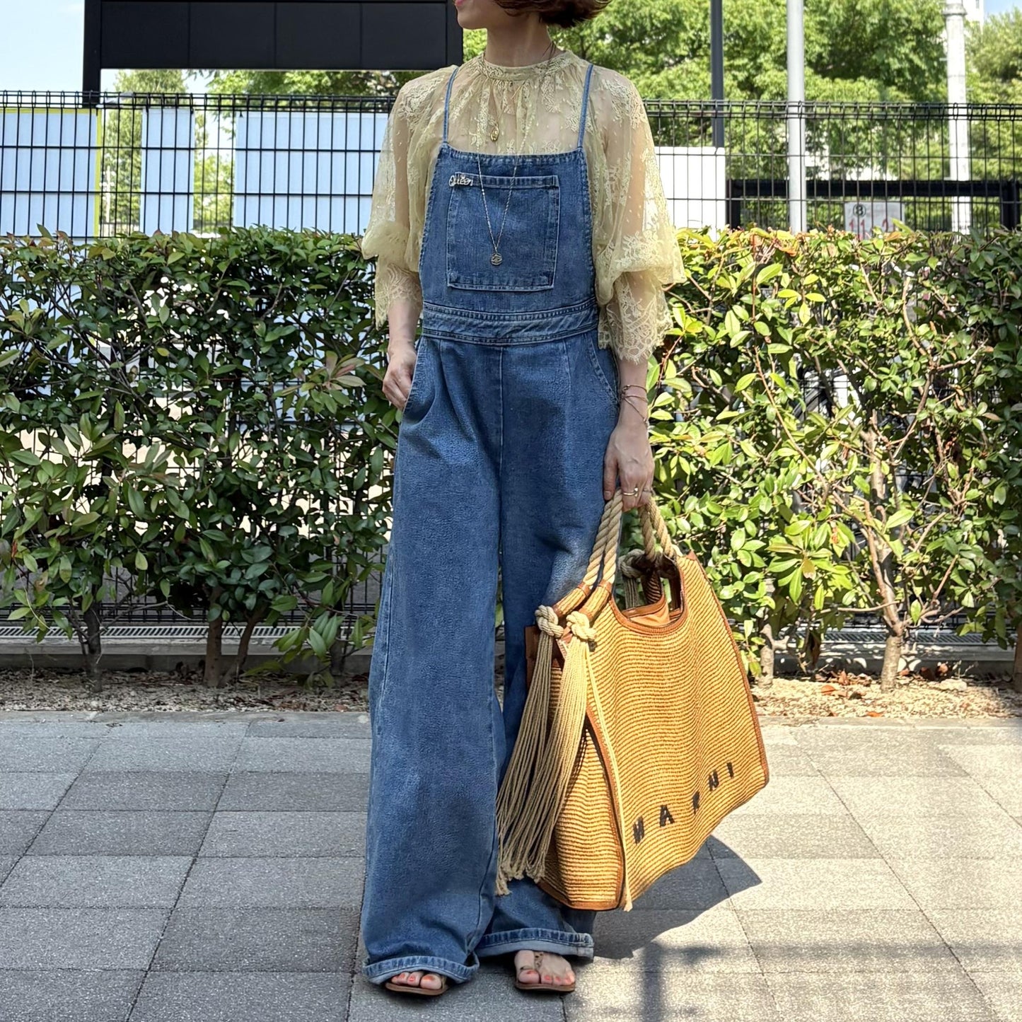 Queenロゴブローチ