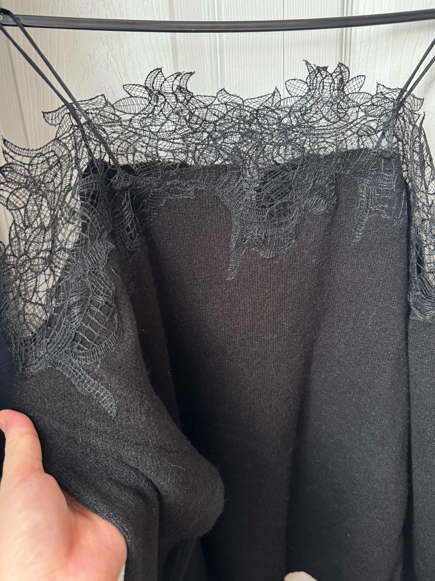 レースデザインオフショルニット