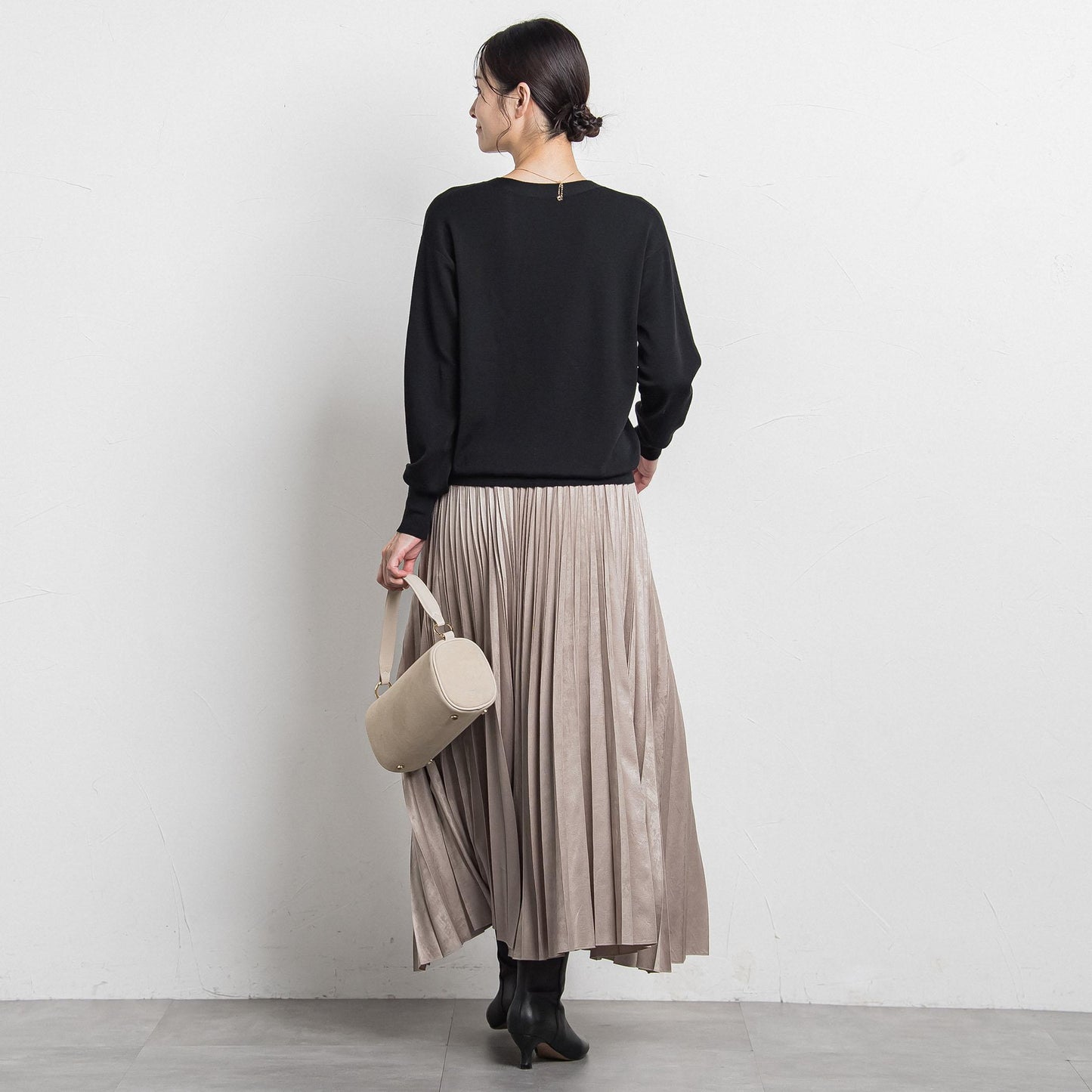 Brisbane Vネックニットプルオーバー≪11号あり≫