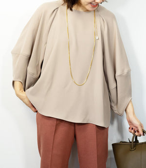 ダブルバックサテンエアリーブラウス