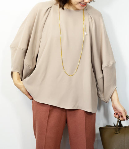 ダブルバックサテンエアリーブラウス