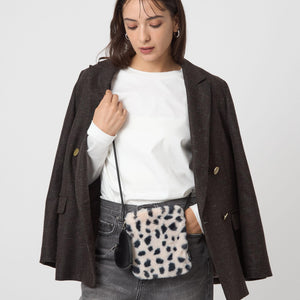 ファーショルダーバッグ ハートチャーム付き