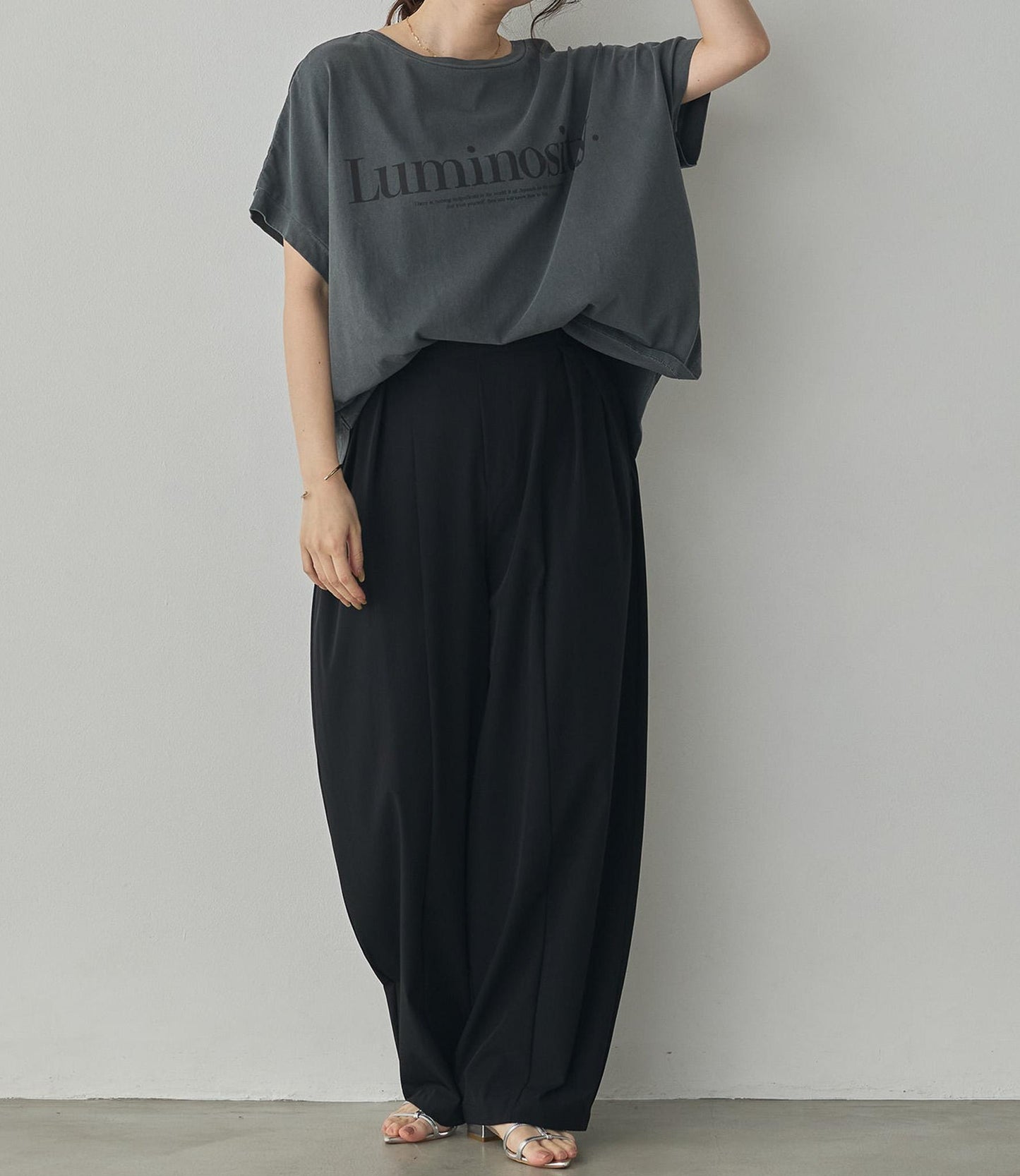 LuminosityドルマンTシャツ