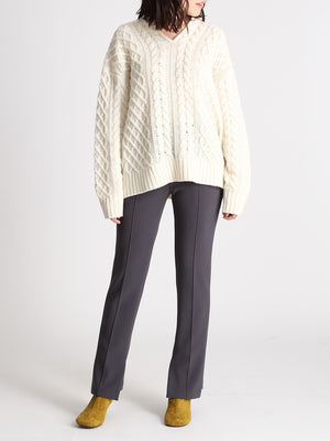 ケーブルニット