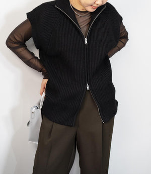 ラグランハイネックニット