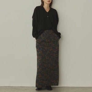 やわもちVネックニット