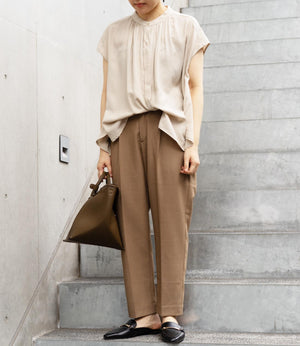 とろみバンドカラーブラウス