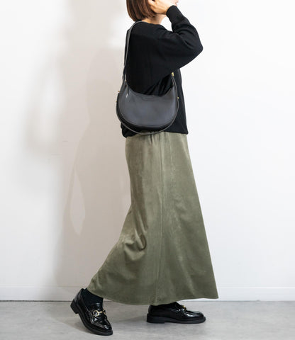 ボートネックラウンドニット