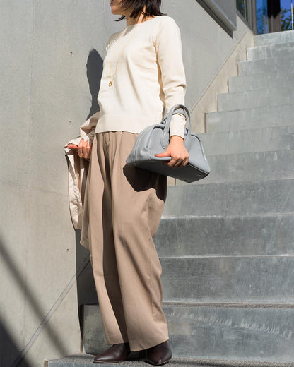 クルーネックストレートニット